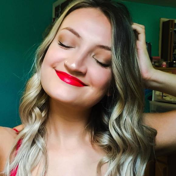 Meet your Posher, Lilly - Picture 1 of 1